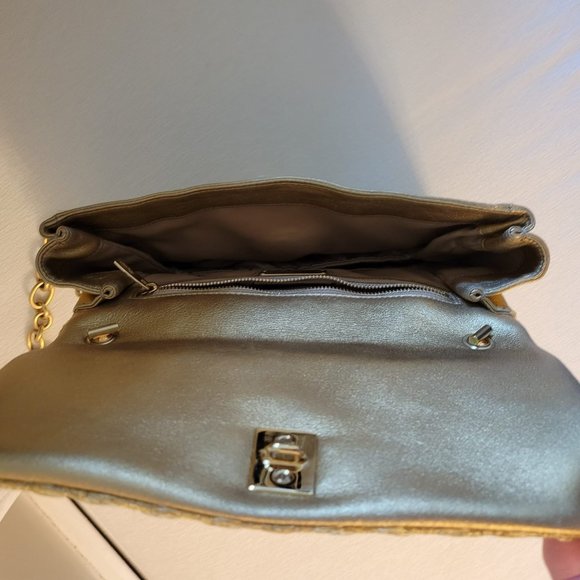 New Salvatore Ferragamo Gold GINNY Bag - Perfect for Holidays! - Picture 6 of 7